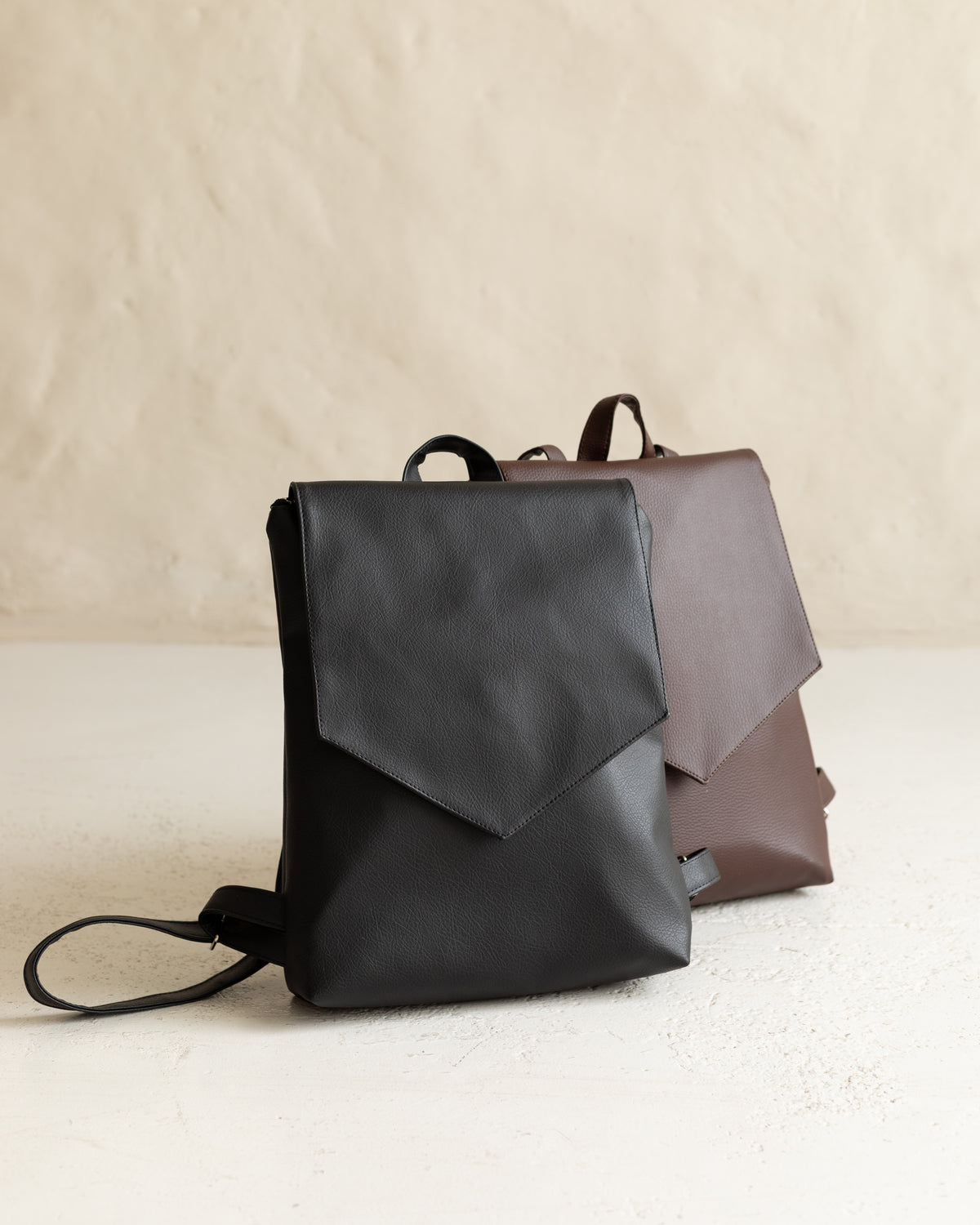 ATTACHÉ Black Backpack