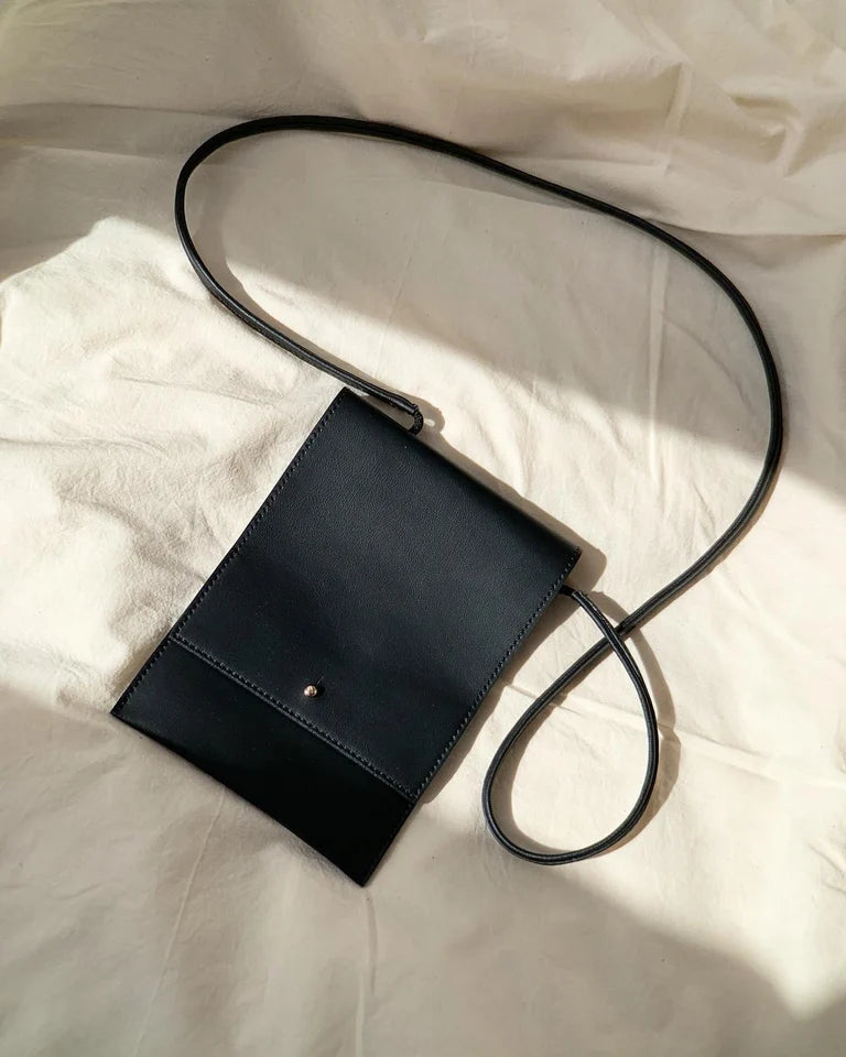 PLANETA Clutch - zoe & co