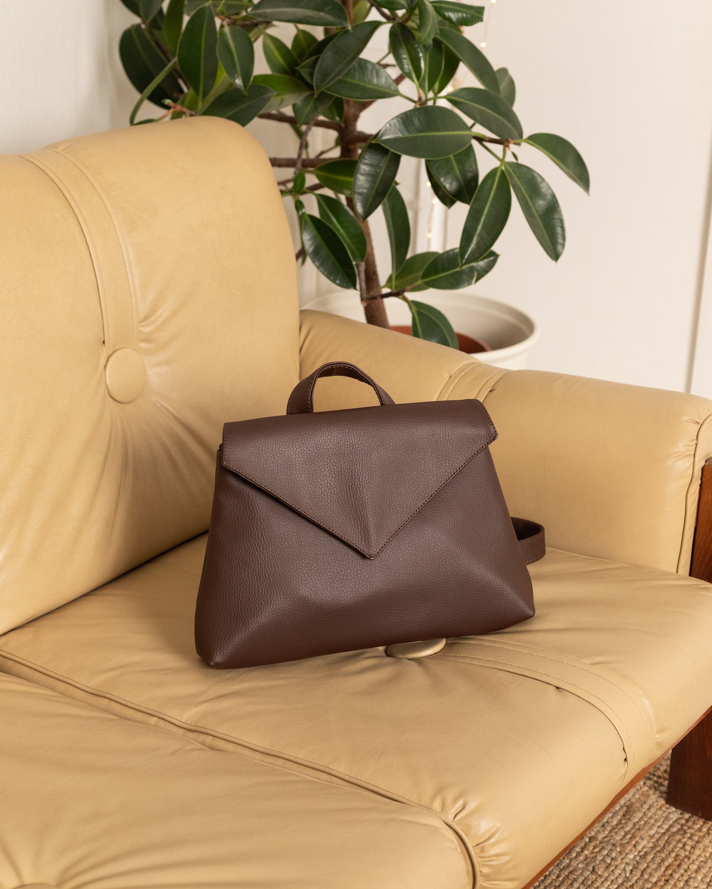 BELLA Mokka Shoulder Bag