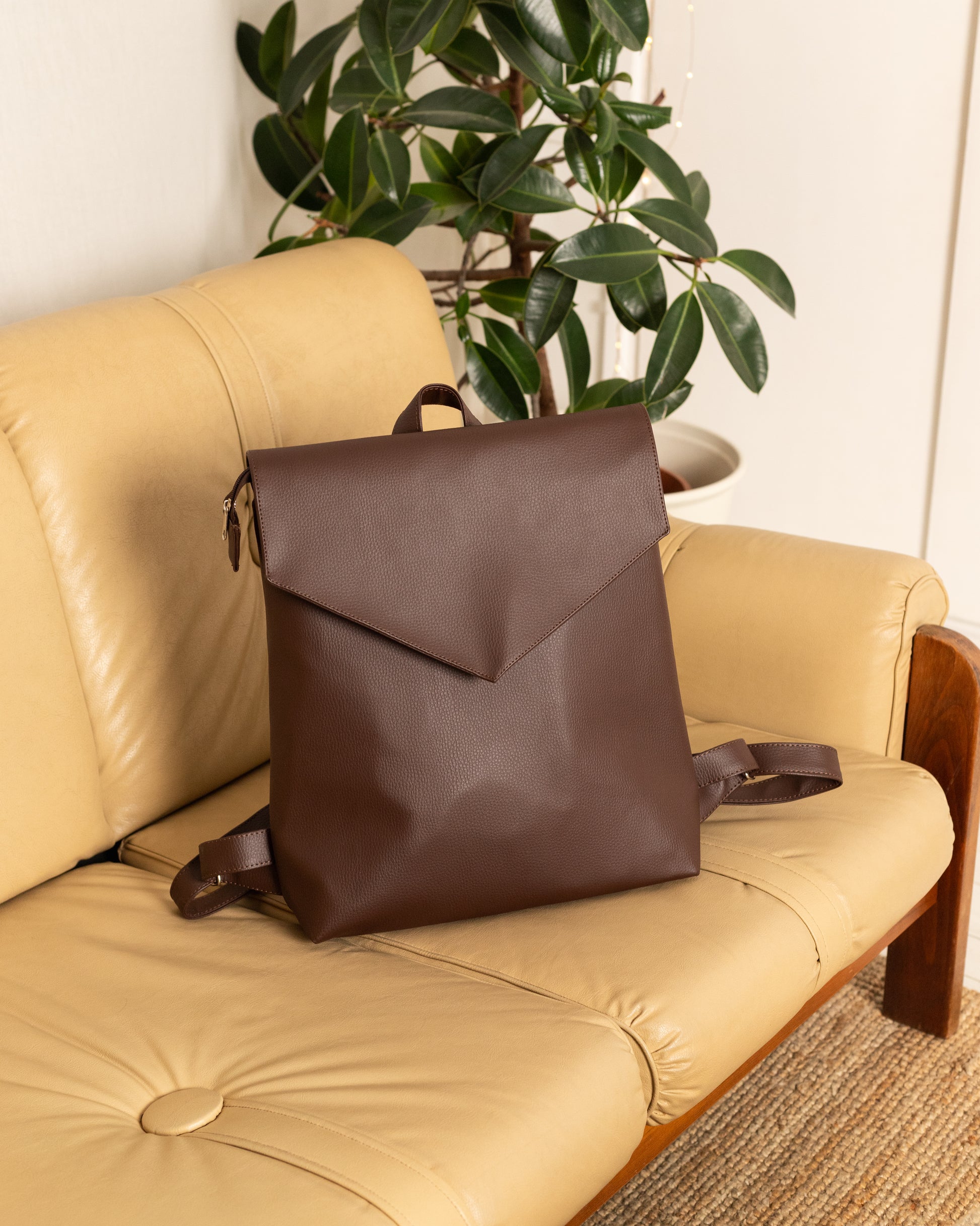 MAXIME Mokka Large Elegant Backpack - zoe & co