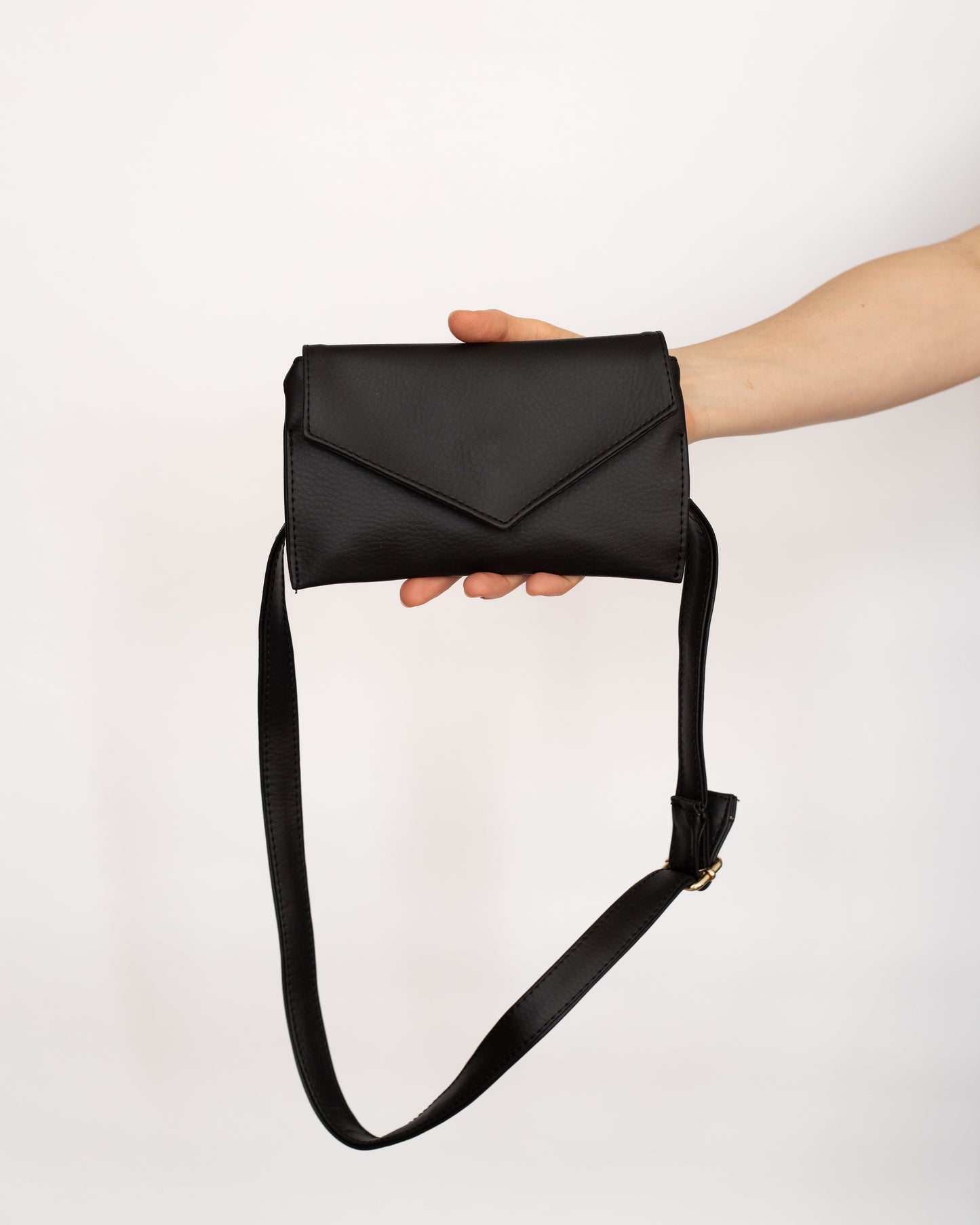 Black Crossbody OUTLET - zoe & co