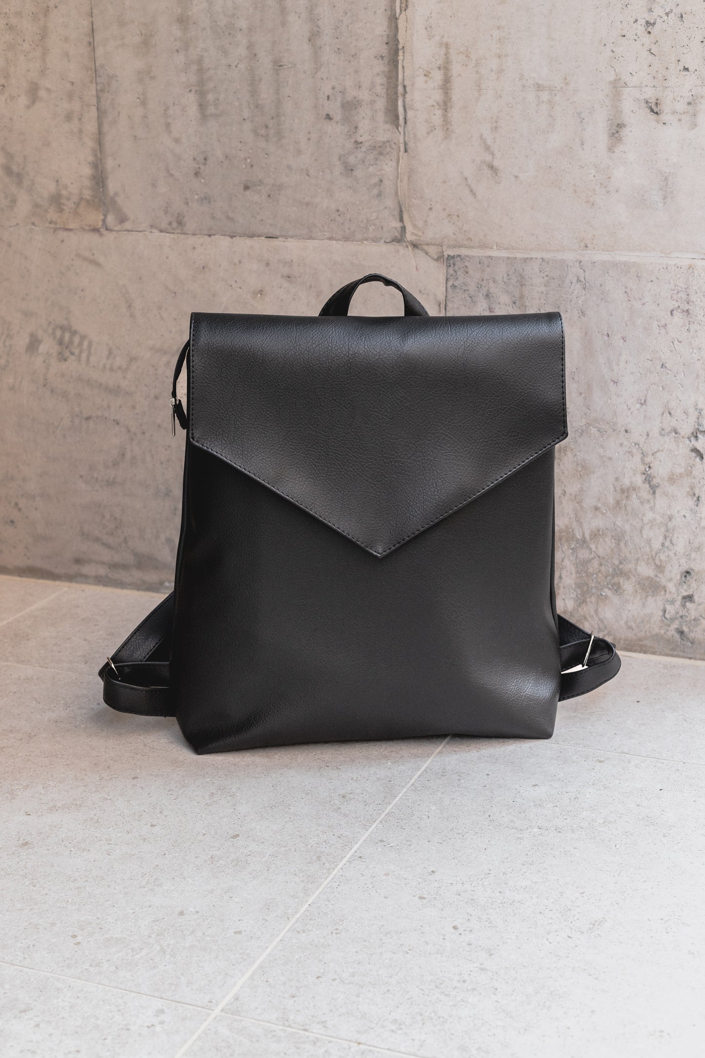 MAXIME Large Elegant Backpack - zoe & co