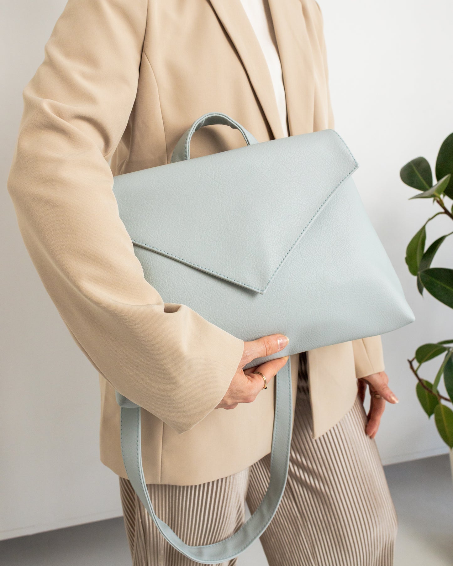 BELLA Mist Shoulder Bag