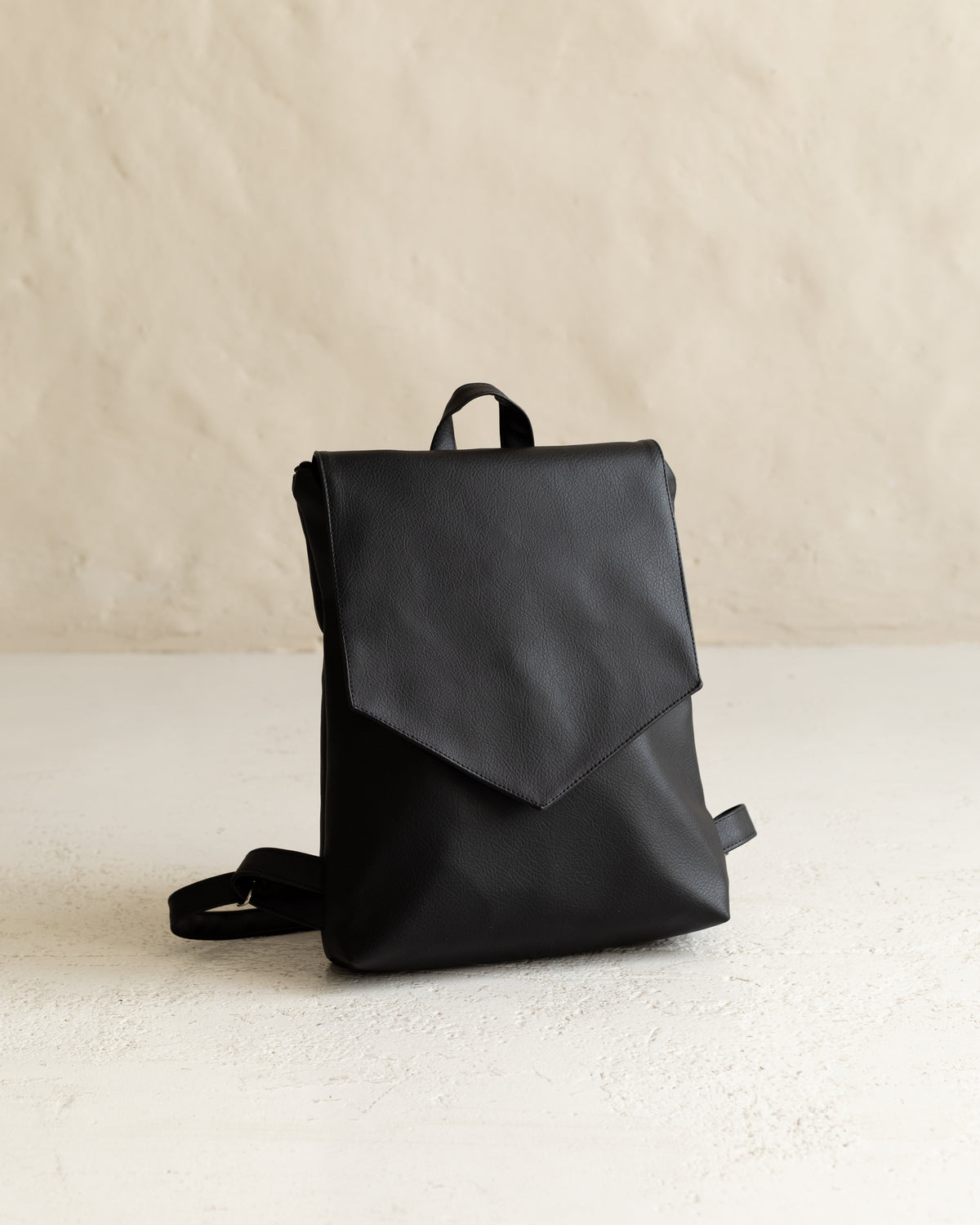 ATTACHÉ Black Backpack