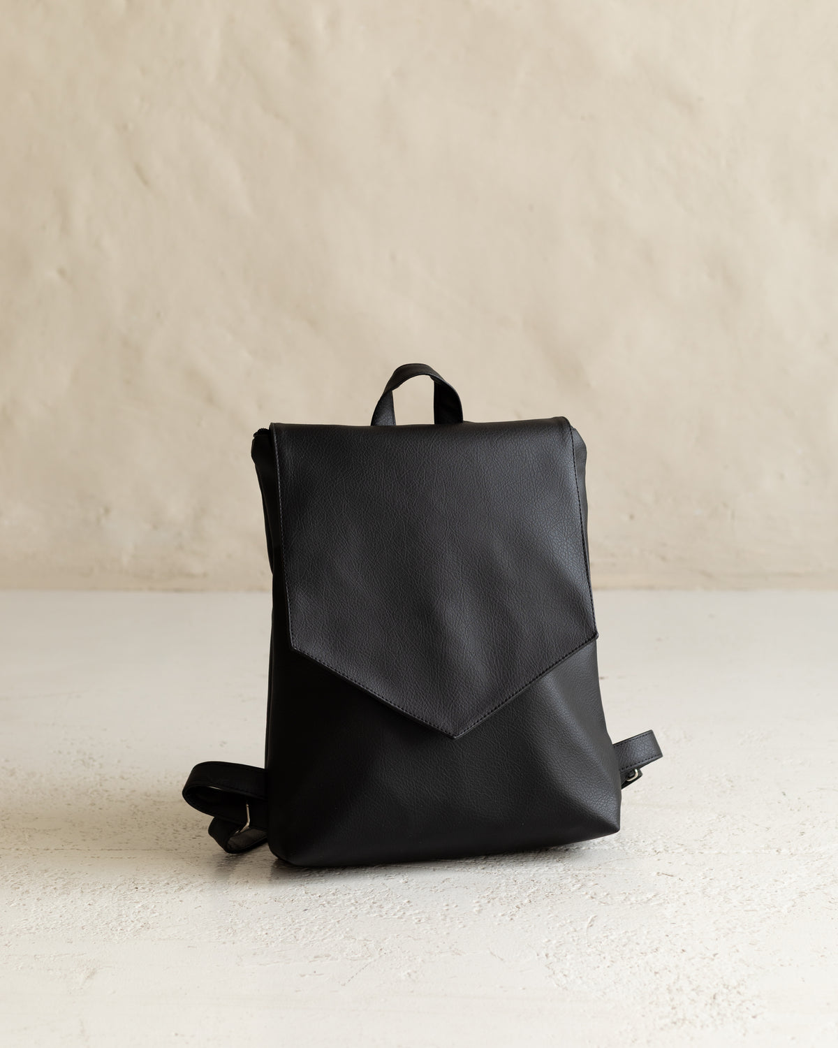 ATTACHÉ Black Backpack