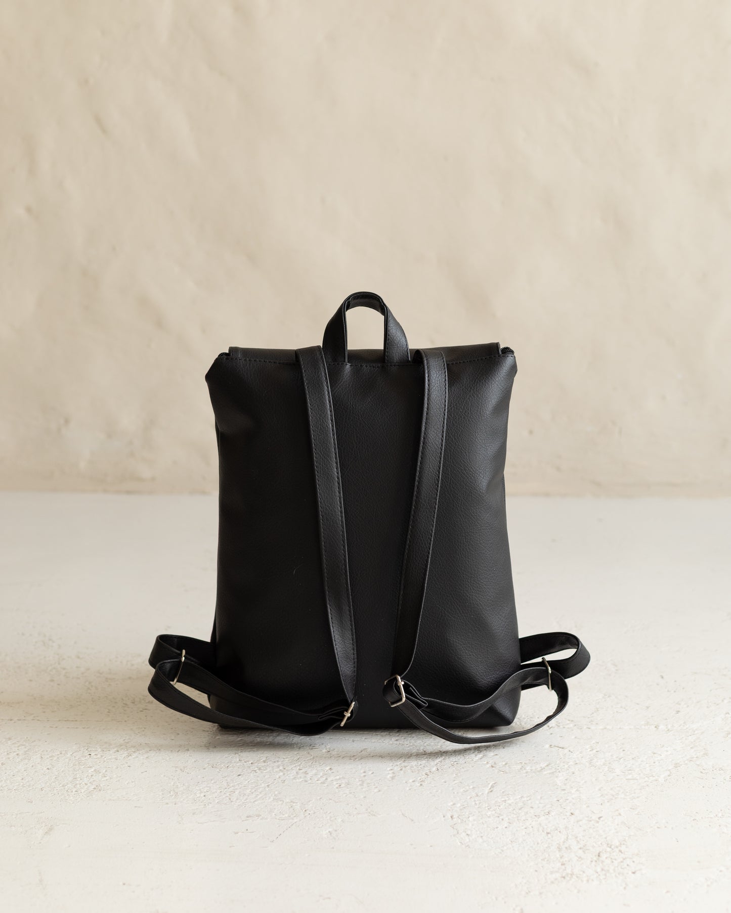 ATTACHÉ Black Backpack