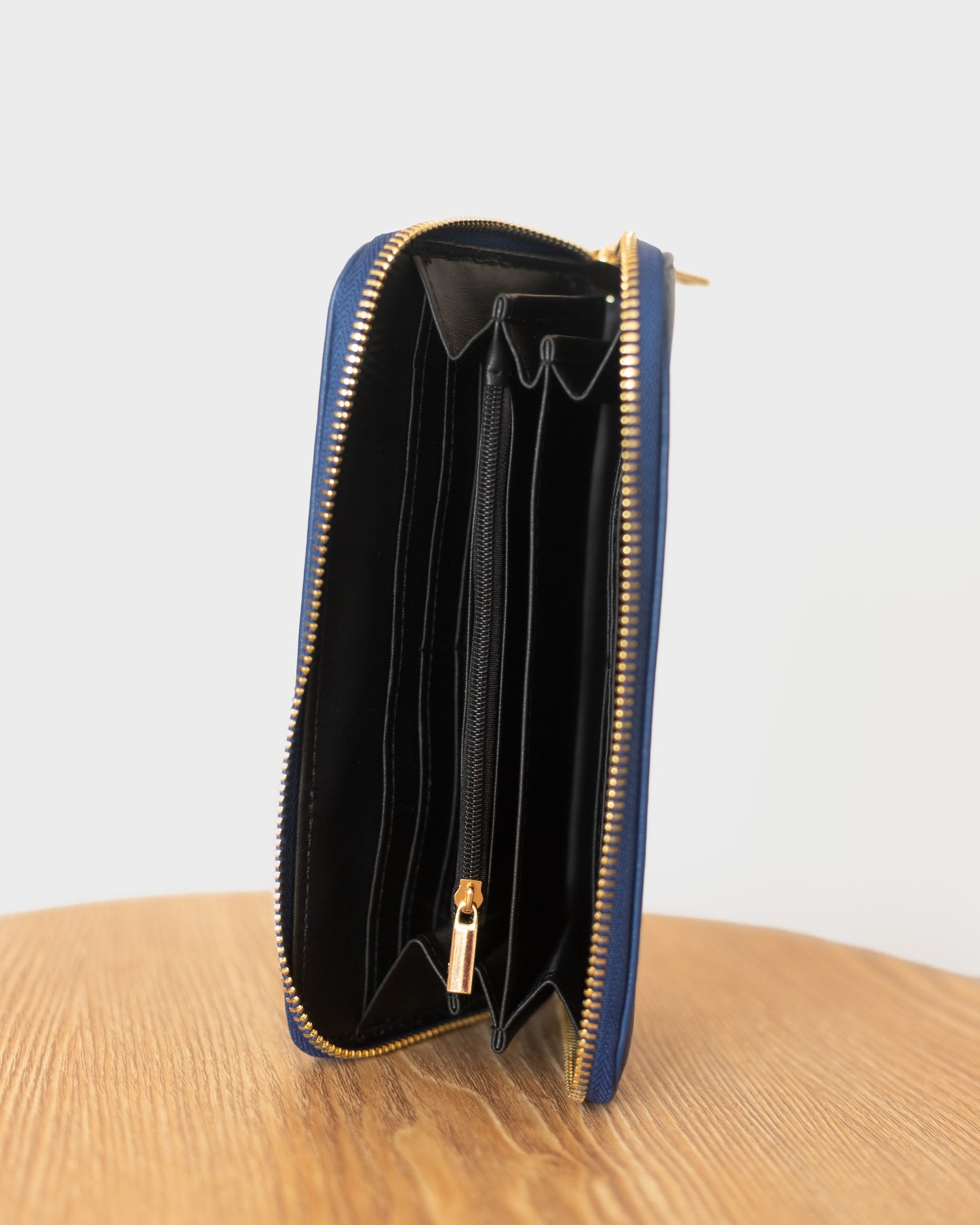 CARRÉ Long Wallet Navy