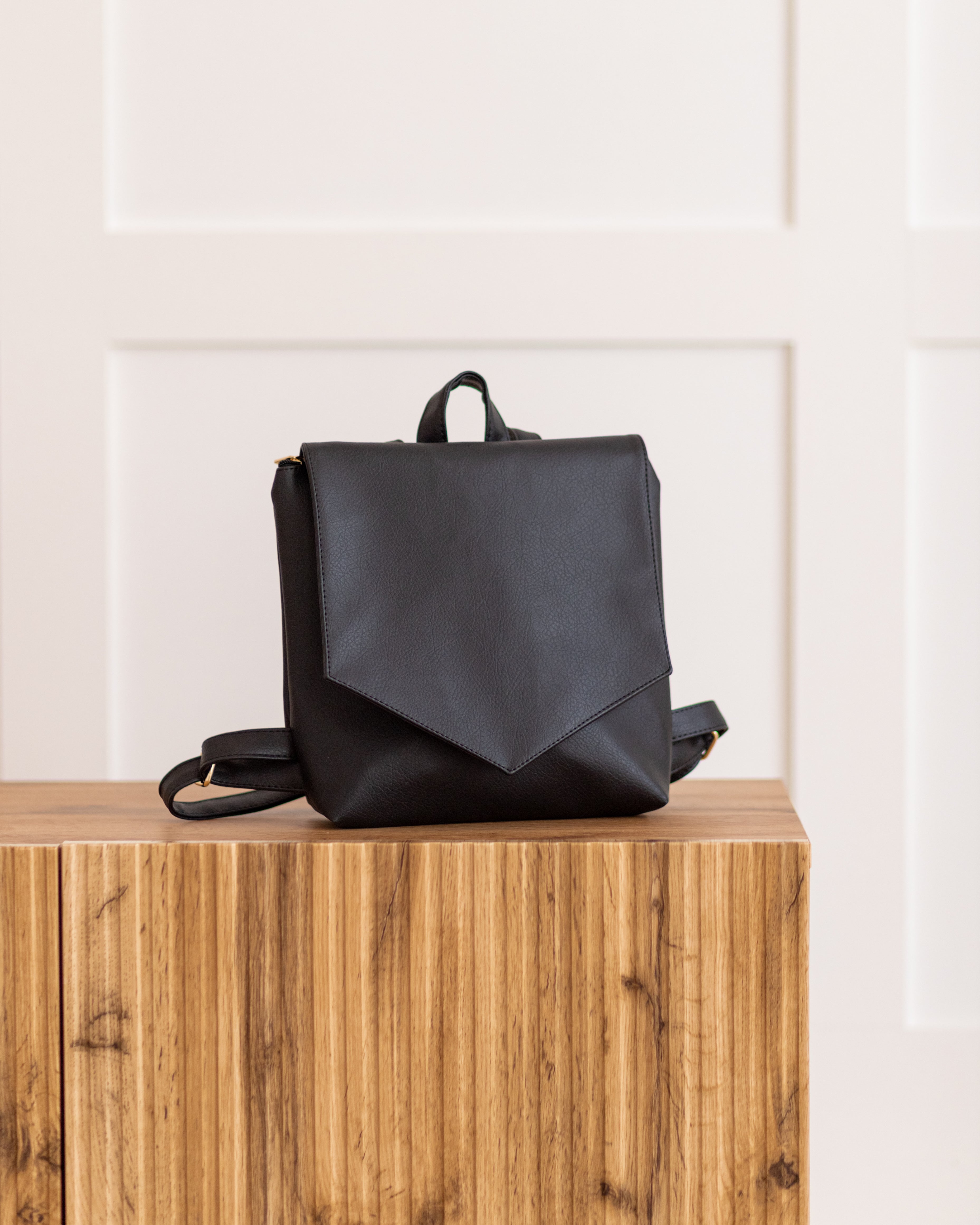 Fabfitfun black online backpack