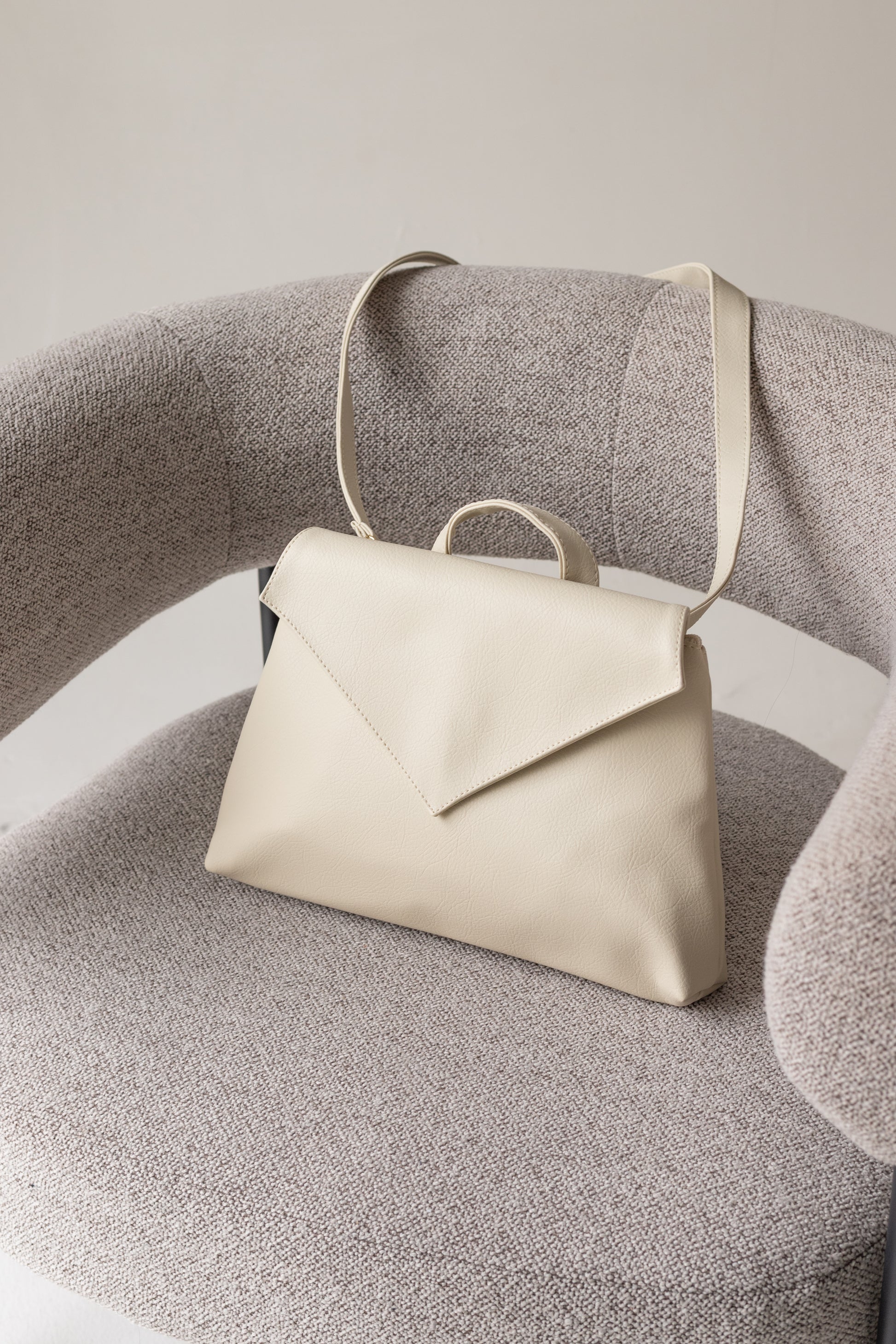 BELLA Seashell Shoulder Bag - zoe & co
