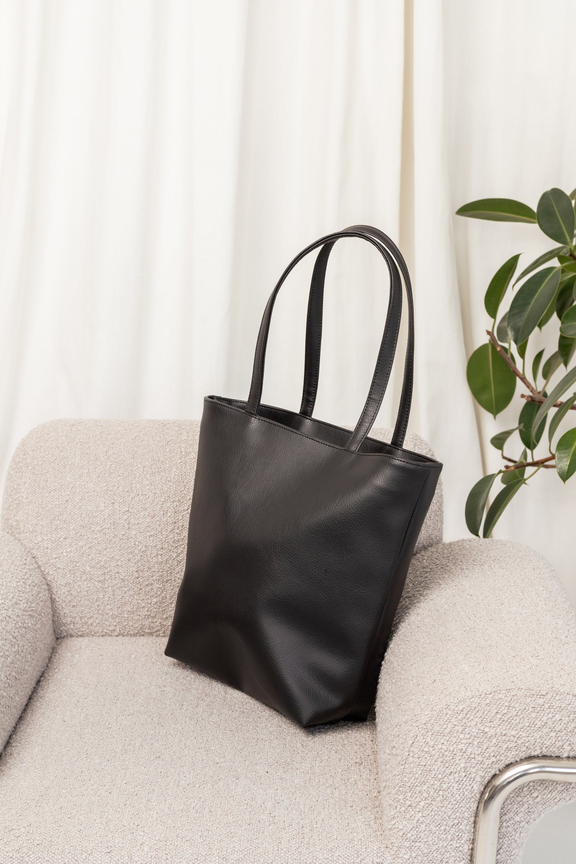 Handbags Baggu Soft Medium Tote Baggu Medium Nylon Bowler Bag In Black